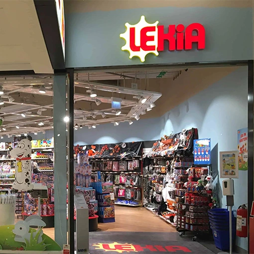 Lekia i Valbo Köpcentrum är en butik laddad med leksaker för barn i alla åldrar, ballonger och kalaspresenter.